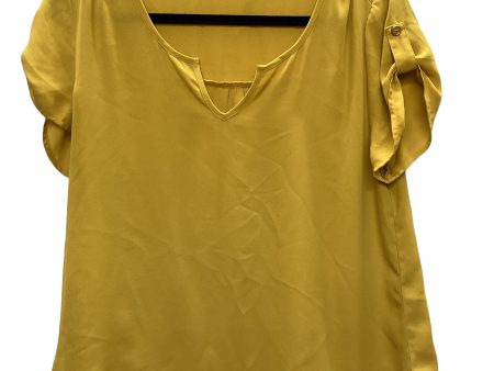 Yellow Top Short Sleeve Basic Clothes Mentor, Size L Online