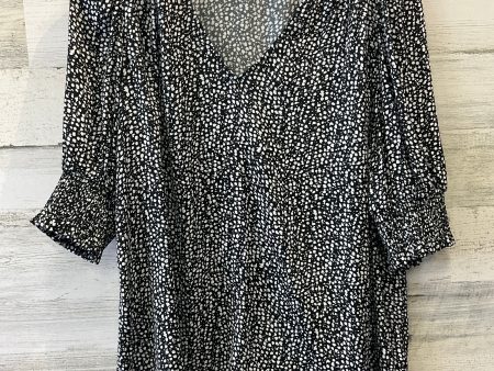 Black & White Top Short Sleeve Clothes Mentor, Size M Sale